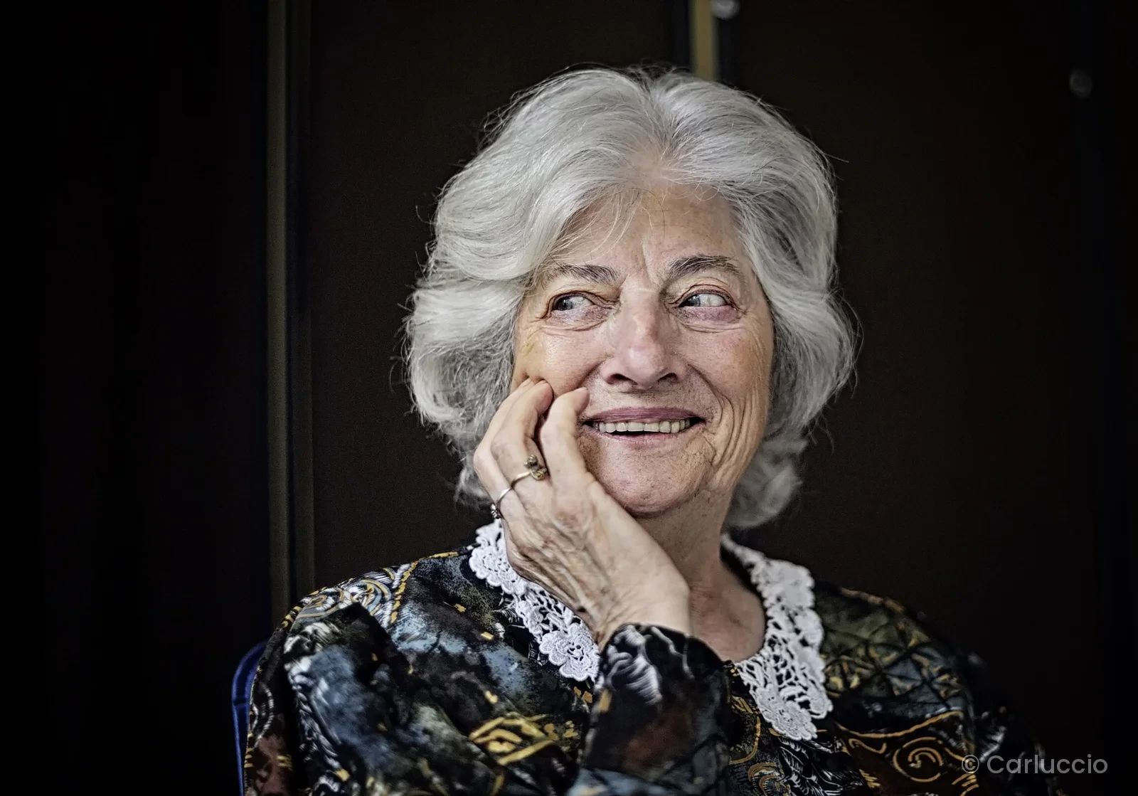 Portrait souriant d'une résidente